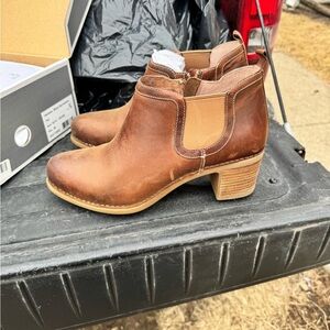 Dansko Tan Leather Ankle Booties